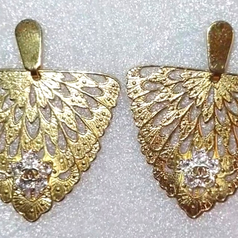 Pierced Post Gold Fan-shaped Earrings - Picture 7 of 10